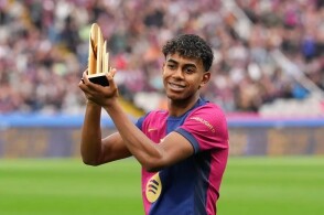 奥利塞独造4球，拜仁主场8-1狂胜，刷爆德甲纪录将狼堡钉在耻辱柱