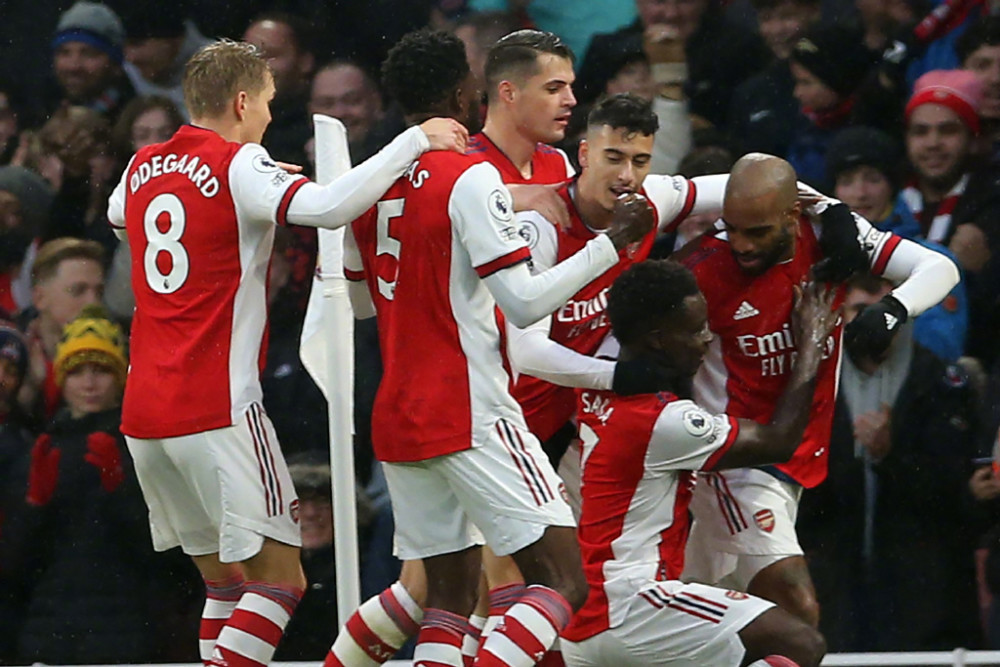 詹姆斯经纪人里奇·保罗建议湖人，用里夫斯交易灰熊贾伦·杰克逊