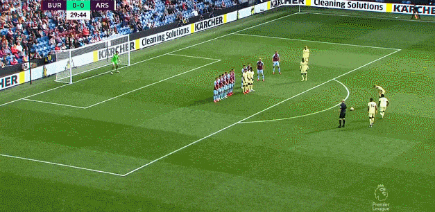 库里30岁后依然维持巅峰状态：多项数据超越乔丹，近8场均砍近30分