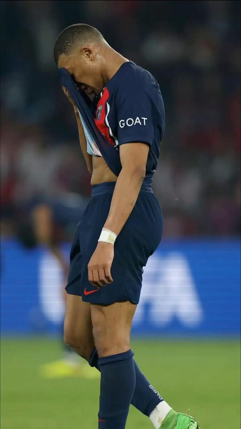 大胜！伦纳德26+5，哈登31+6，祖巴茨5中1梦游，快船该换2首轮了